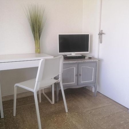 Résidence l'Emilia Hyères Extérieur photo