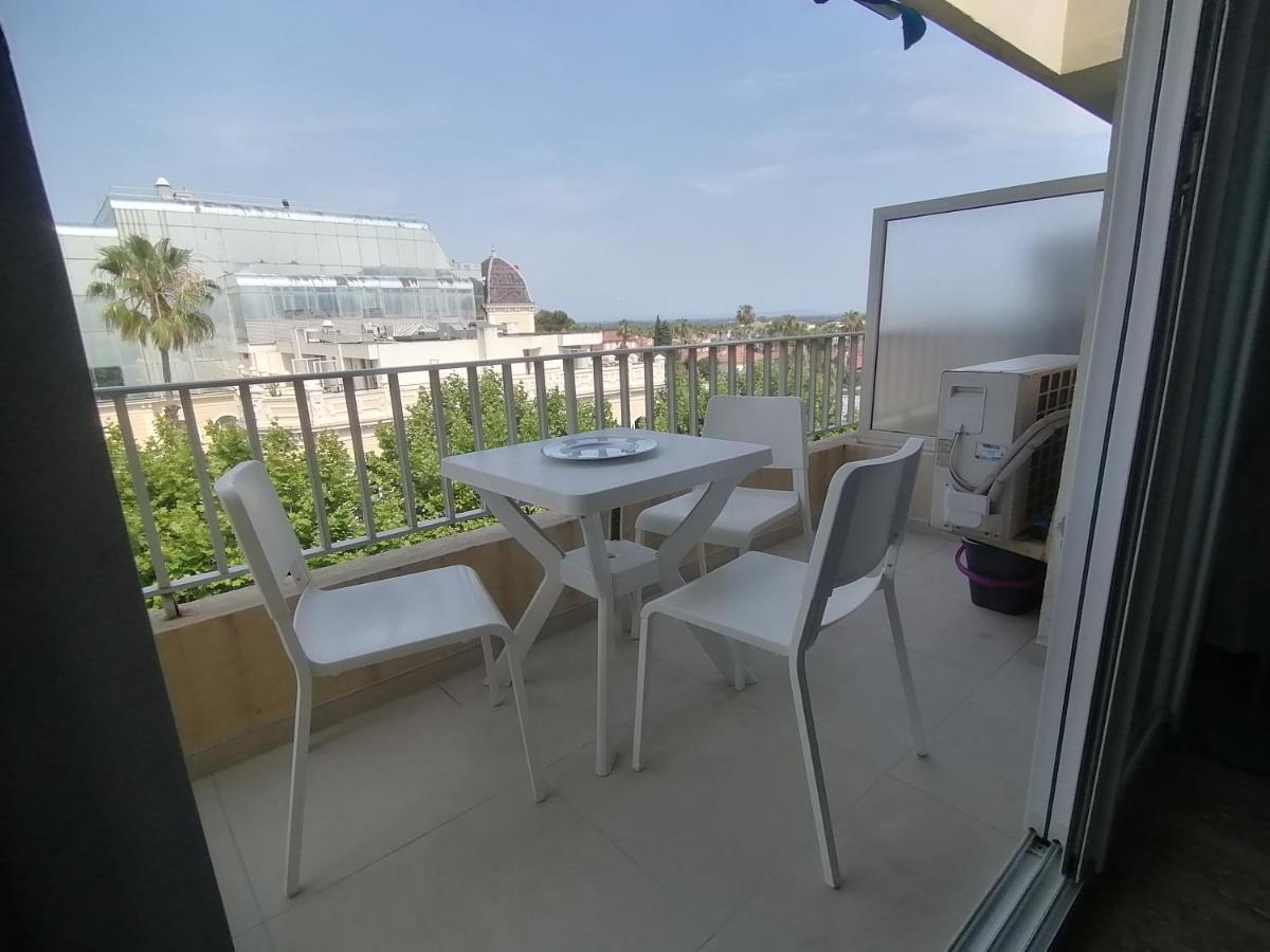Résidence l'Emilia Hyères Extérieur photo