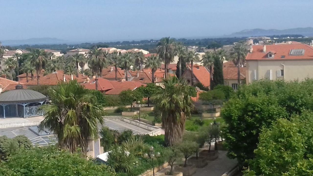 Résidence l'Emilia Hyères Extérieur photo